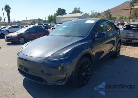 2024 Tesla Model Y Long Range Dual Motor All-Wheel Drive from USA, damaged, VIN 7SAYGDEE6RF086930